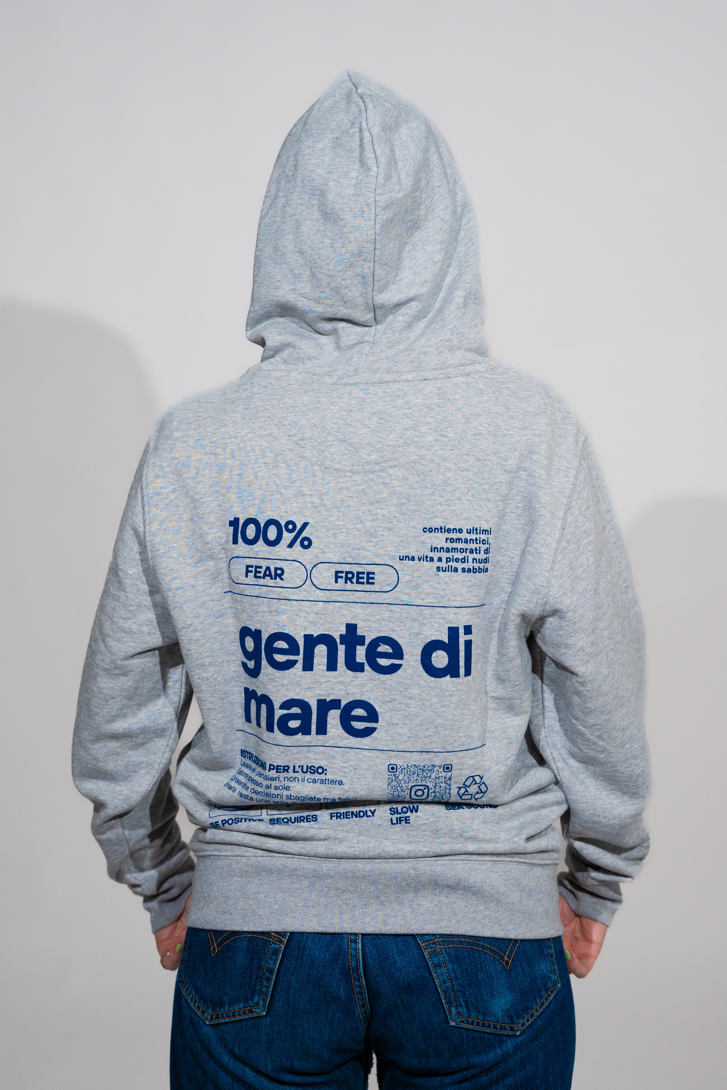 FELPA SGARZATA CAPPUCCIO