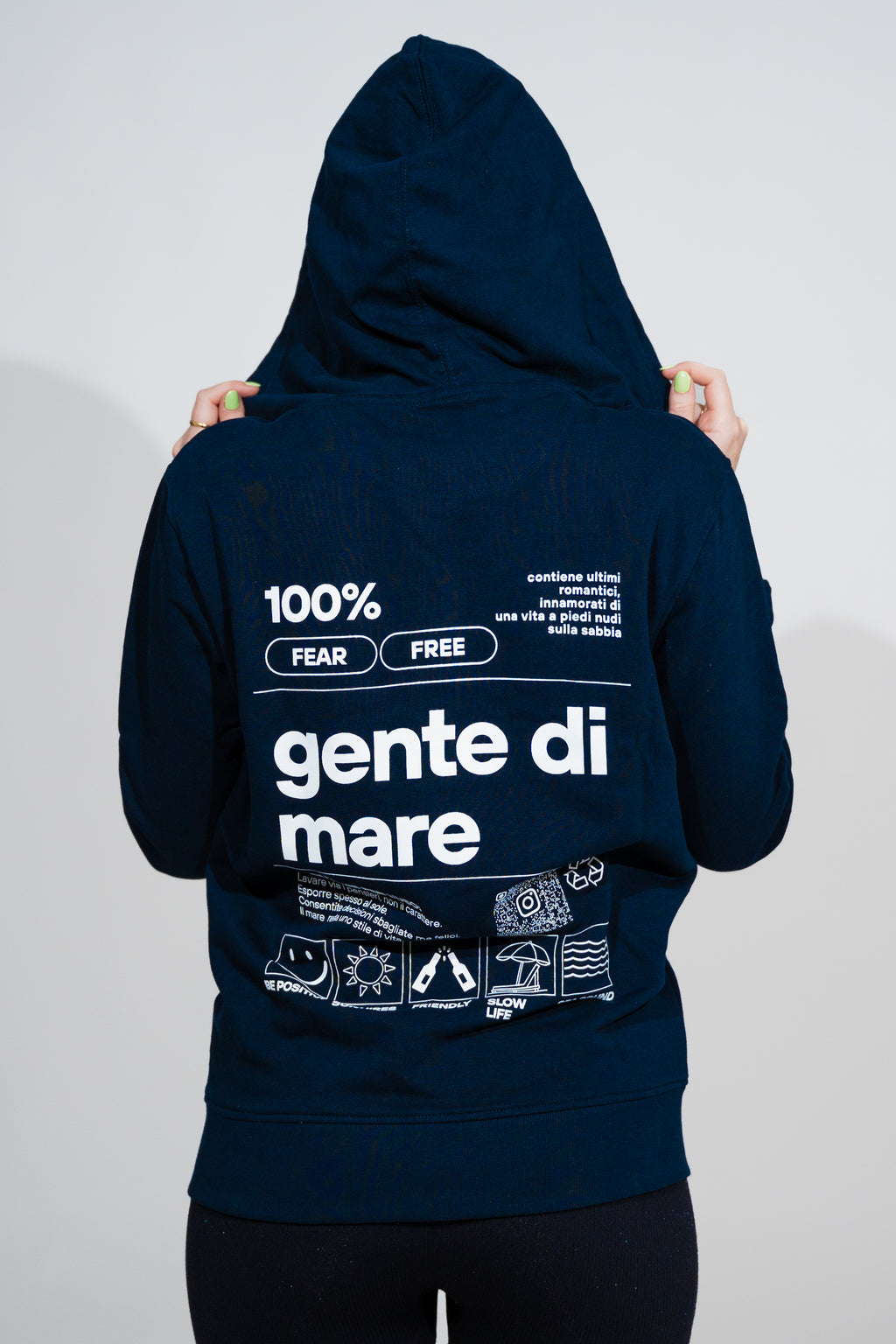 FELPA ZIP E CAPPUCCIO