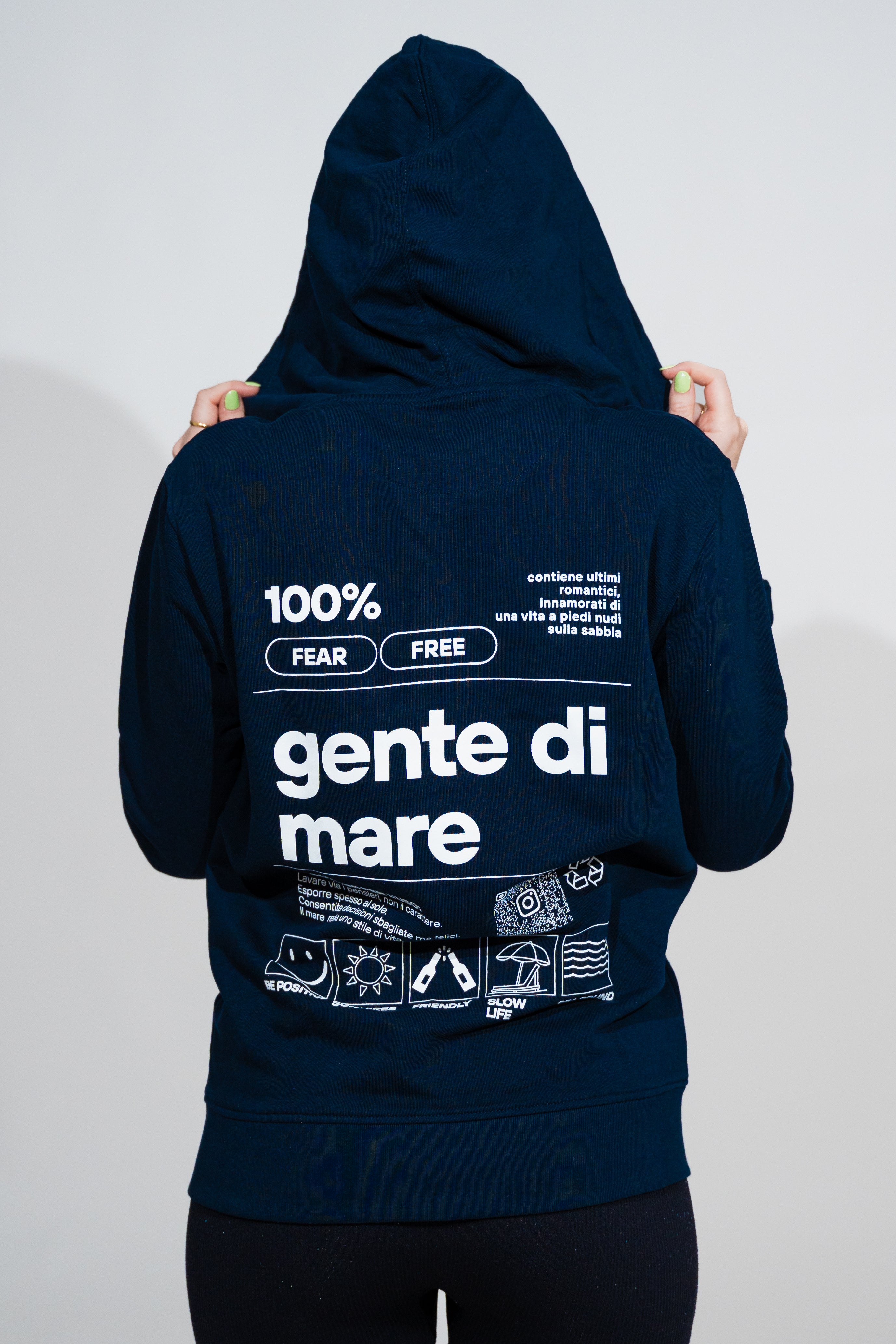 FELPA ZIP E CAPPUCCIO