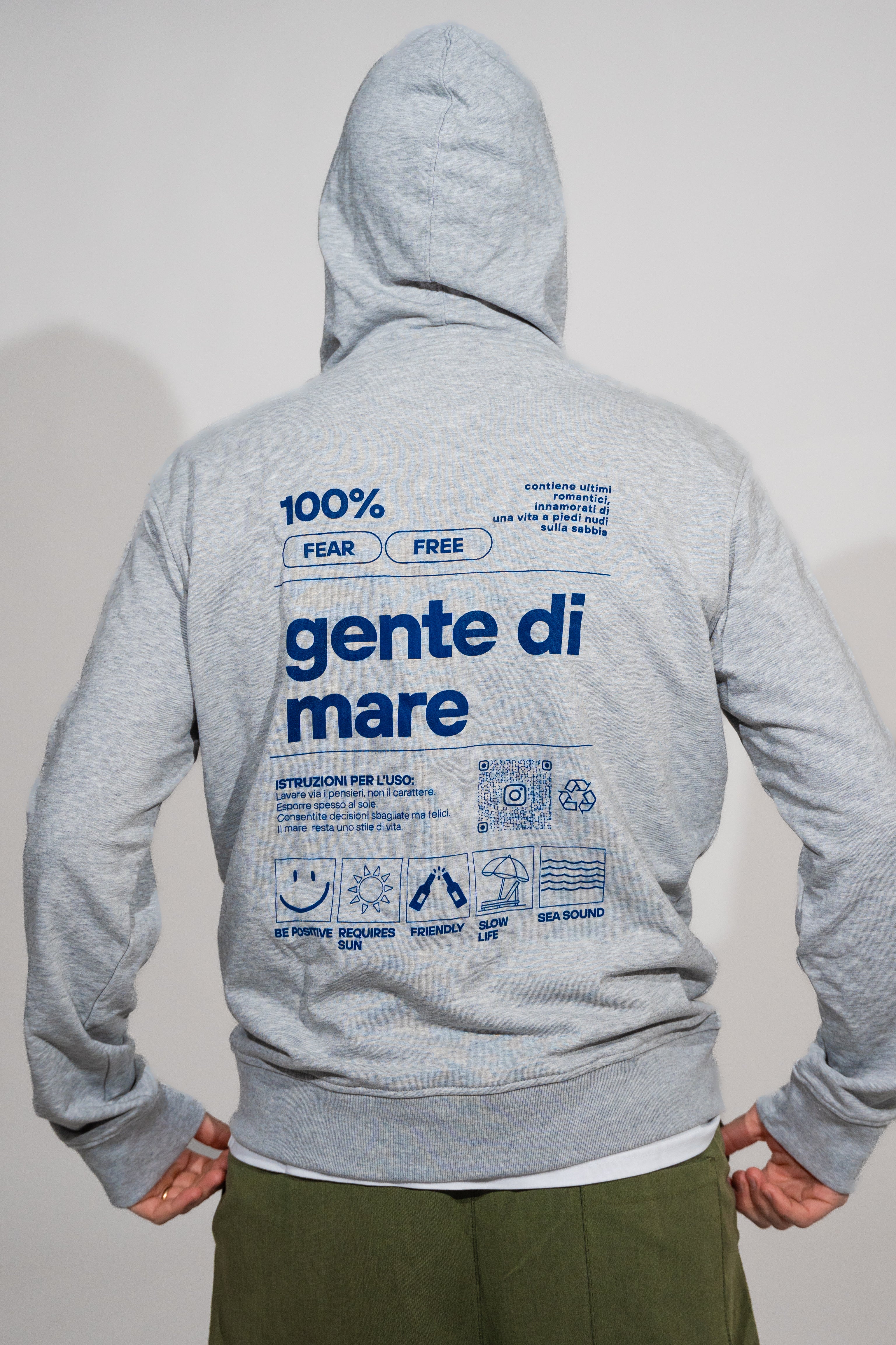 FELPA ZIP E CAPPUCCIO