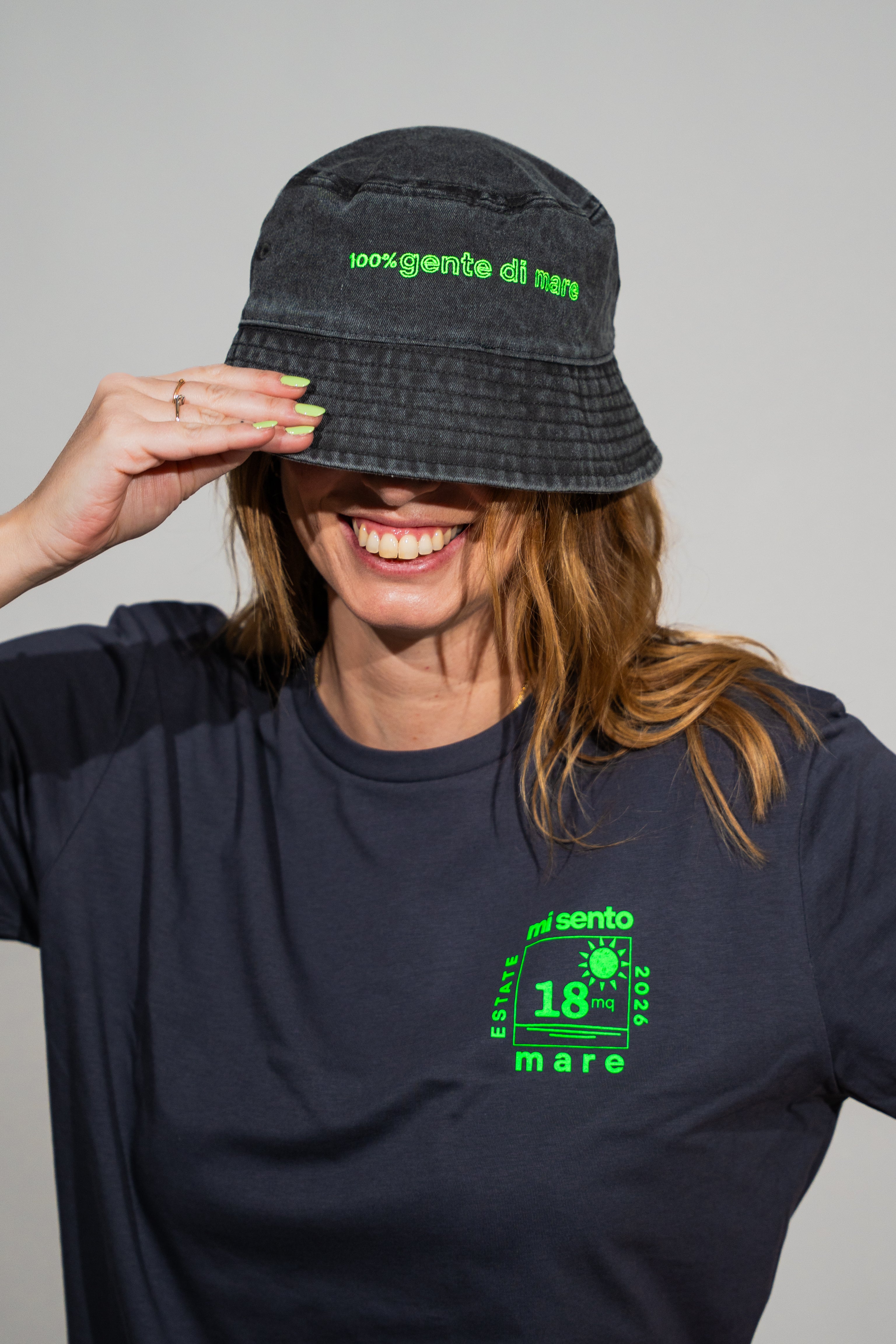 BUCKET HAT