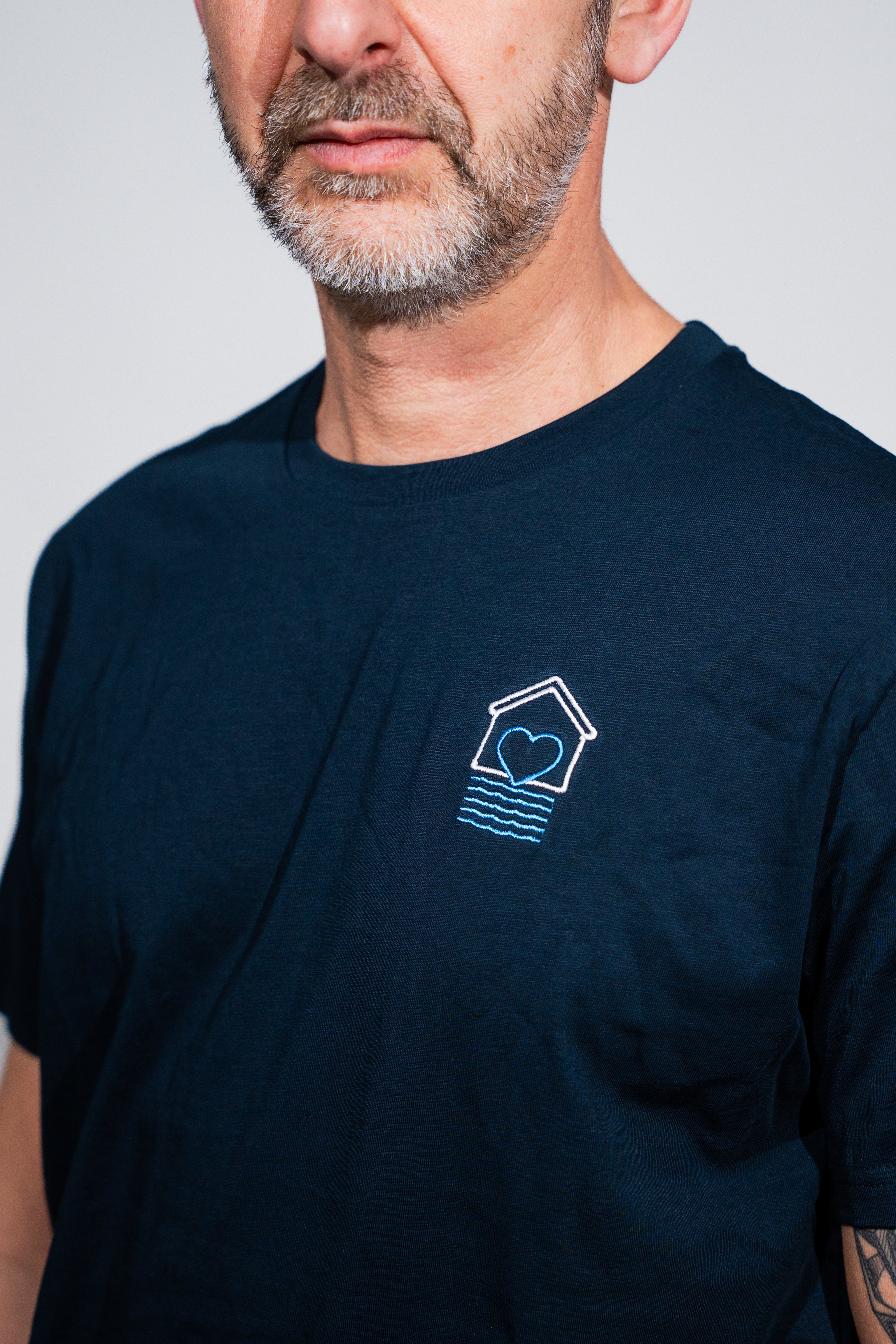 TSHIRT  RICAMO CASETTA