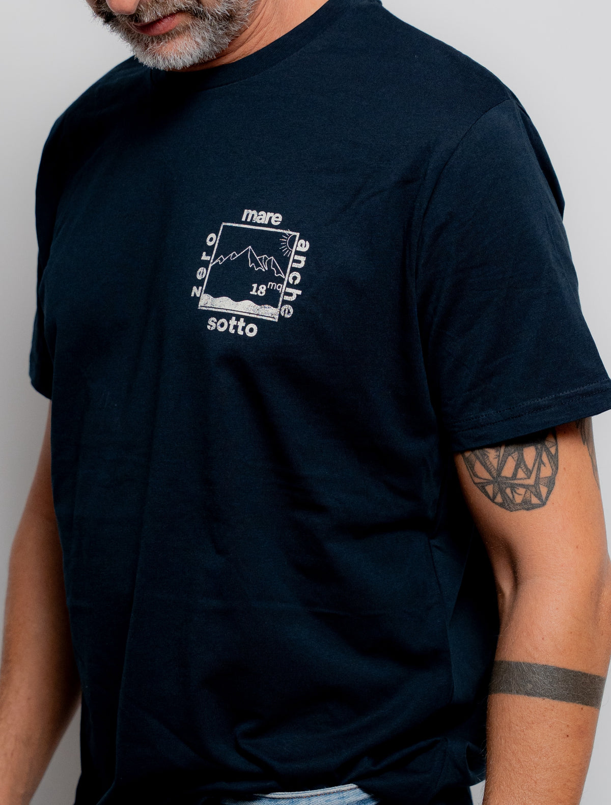 TSHIRT ISTITUZIONALE DISTRESSED