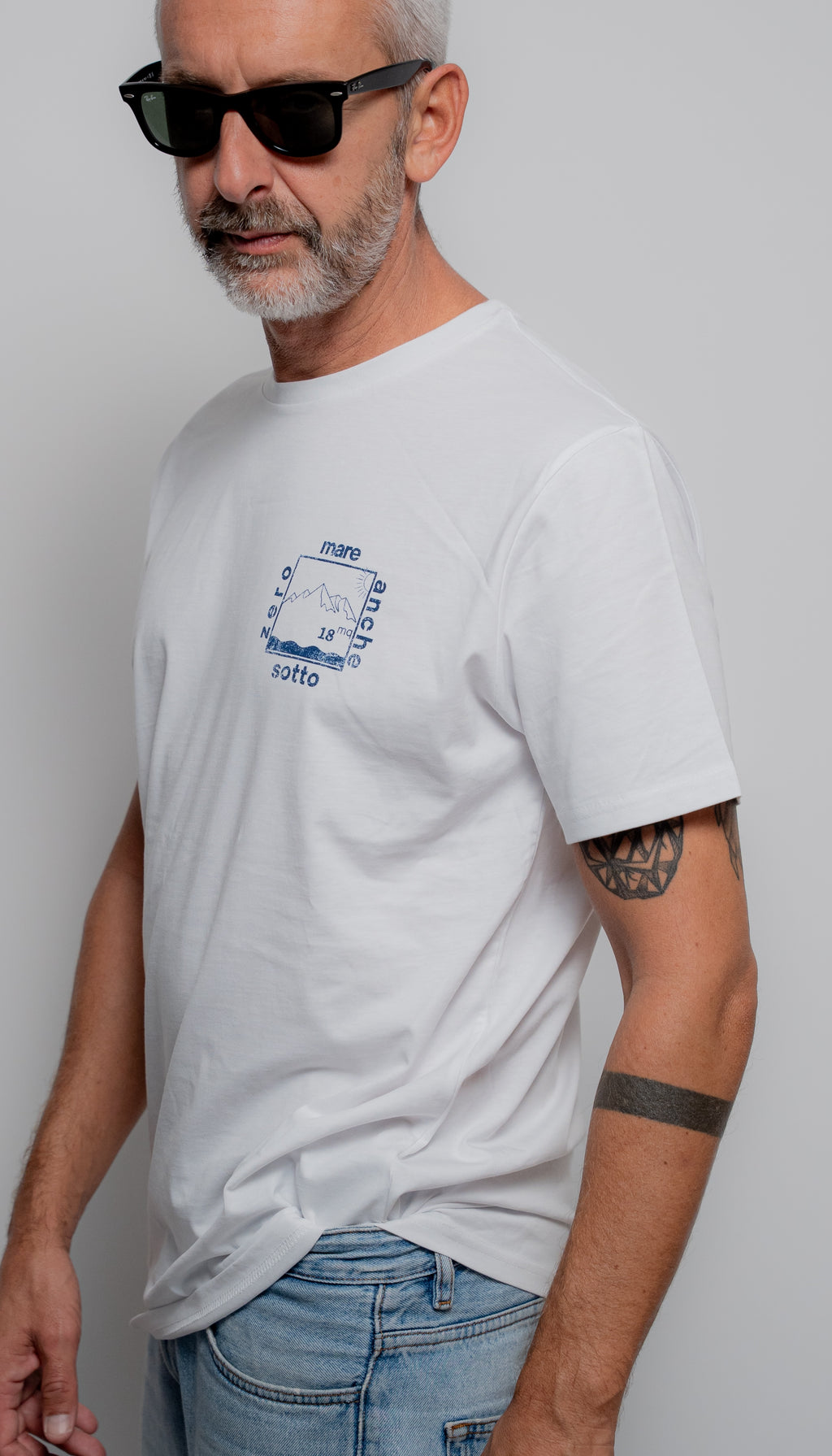 TSHIRT ISTITUZIONALE DISTRESSED